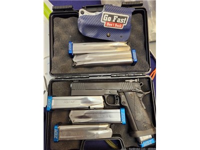Rock Island Armory 1911a2 Pro Match Ultra .40 6 competition mags & holster