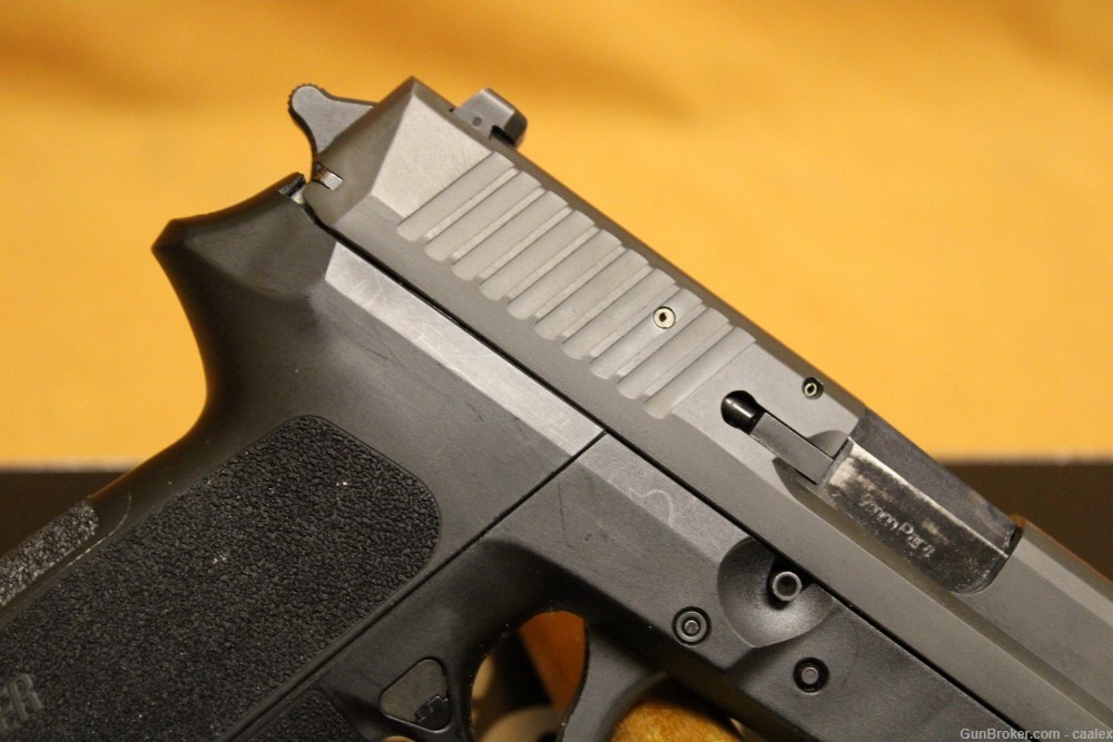 SIG SAUER SP2022 (Black Nitron 3.9in 9mm 15rd Pistol) E2022-9-B-img-7
