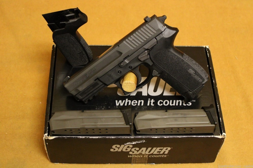 SIG SAUER SP2022 (Black Nitron 3.9in 9mm 15rd Pistol) E2022-9-B-img-0
