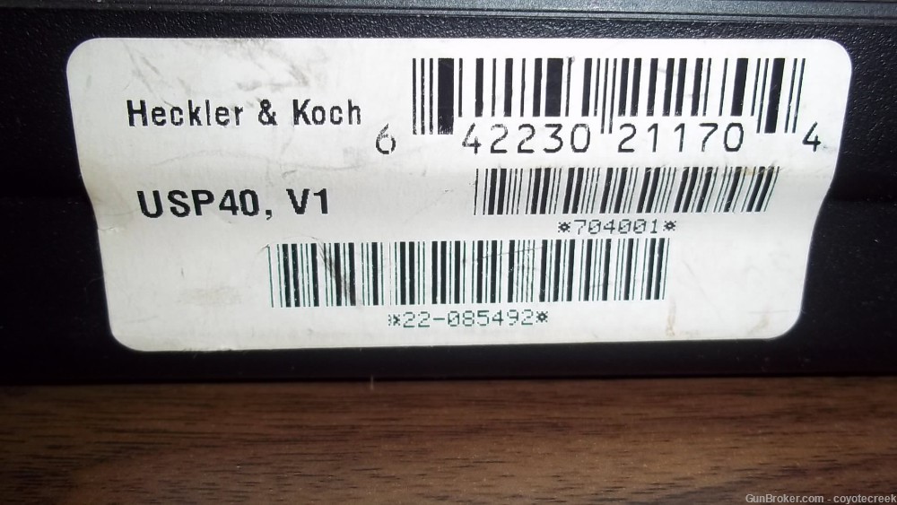 HECKLER AND KOCH H&K USP40 V1 W/4-10 ROUND MAGAZINES-img-29