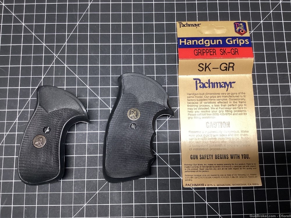 2 VINTAGE PACHMAYR GRIPS FOR S&W K AND L FRAME ROUND BUTT COMPAC & GRIPPER-img-0