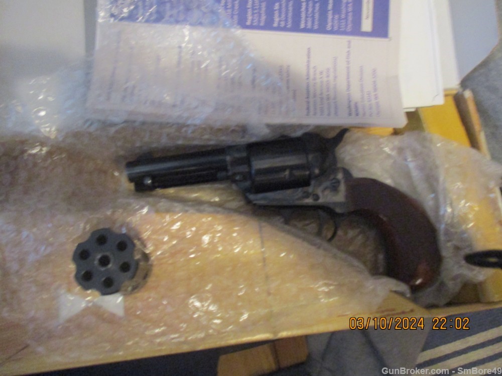 Uberti Birdshead 3.5 inch .22/,22mag revolver, New in its box , unfired-img-7
