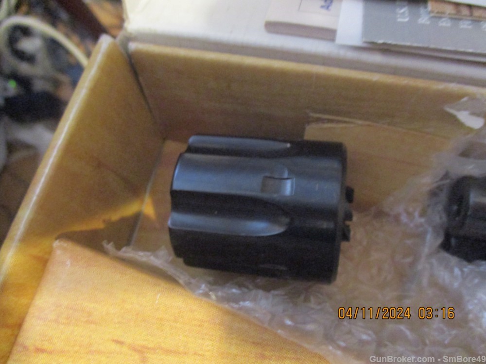 Uberti Birdshead 3.5 inch .22/,22mag revolver, New in its box , unfired-img-12