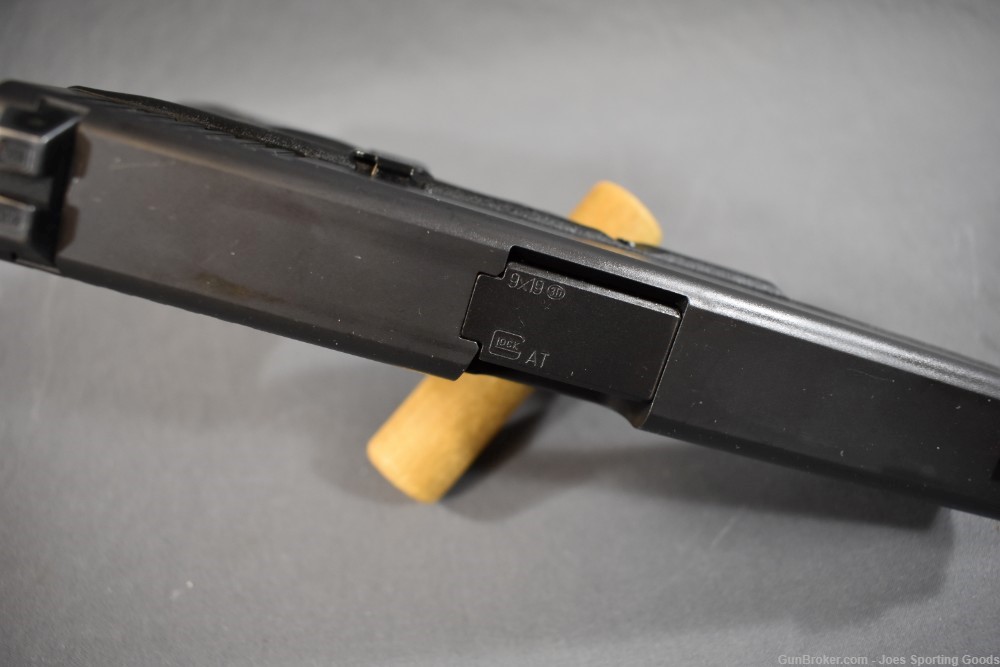 Police Trade In - Glock 17 Gen-4 9mm w/ Factory Case & Night Sights-img-11