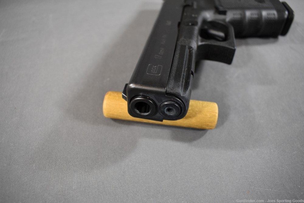 Police Trade In - Glock 17 Gen-4 9mm w/ Factory Case & Night Sights-img-13