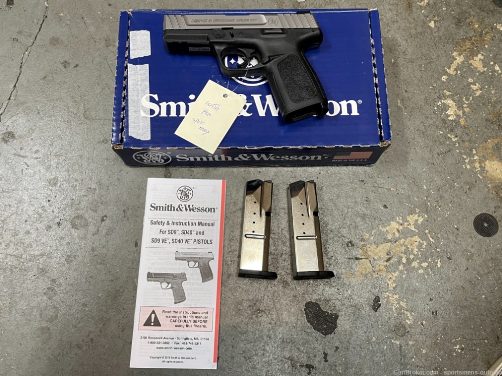 Smith and Wesson SD40VE .40S&W-img-0