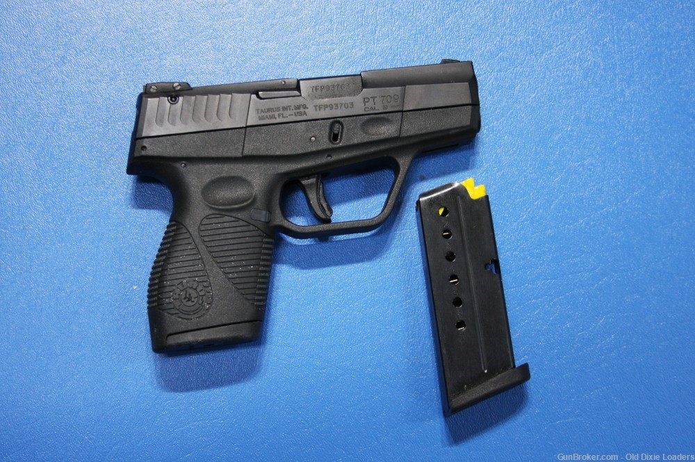 TAURUS PT 709 IN ALMOST NEW CONDITION-img-2