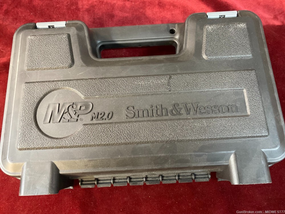 SMITH & WESSON M&P 9 & 40 HARD CASE WITH BACK STRAPS FOR M&P PISTOLS-img-0