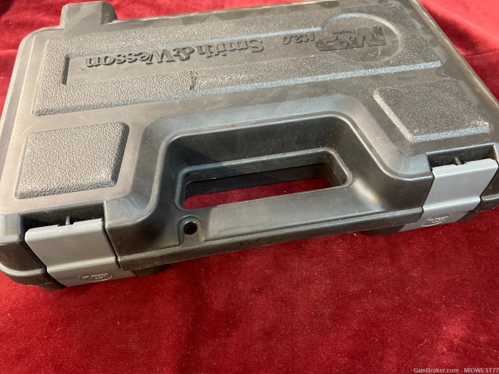 SMITH & WESSON M&P 9 & 40 HARD CASE WITH BACK STRAPS FOR M&P PISTOLS-img-3