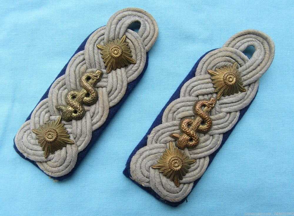 WEHRMACHT HEER Medical Colonel Shoulder Boards Matching Pair German Army-img-0