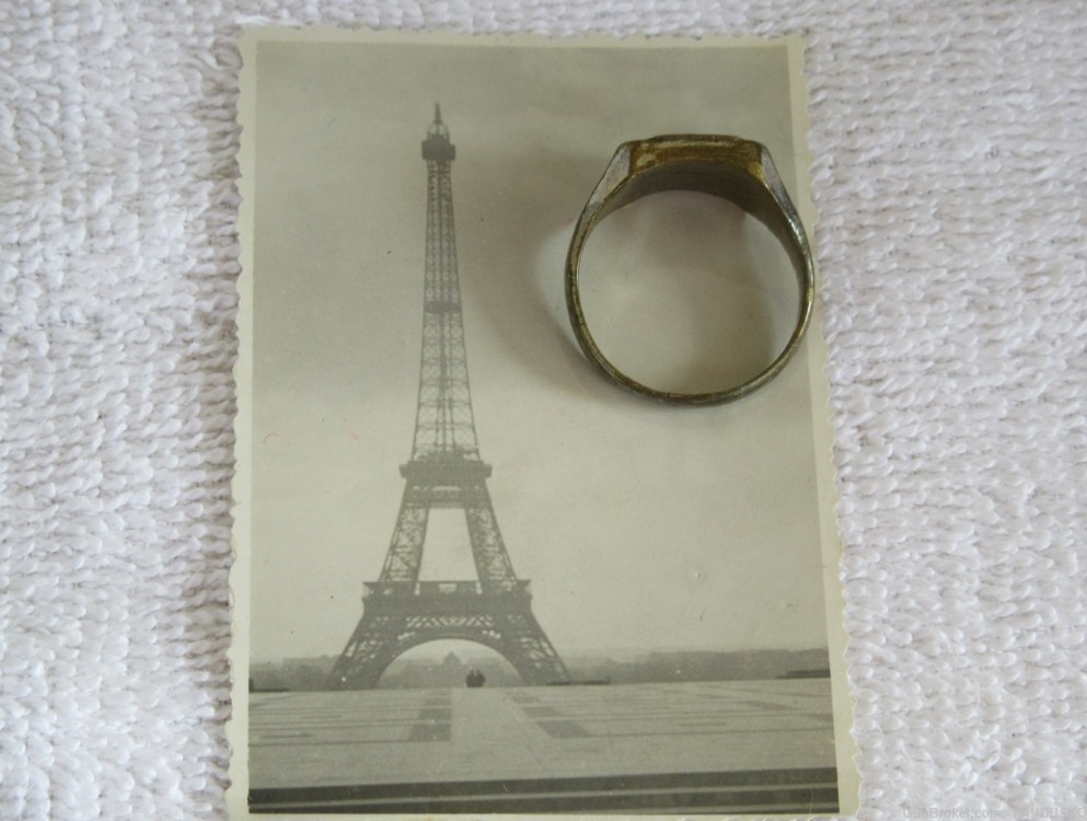 BLITZKRIEG SOUVENIR RING Eiffel Tower Paris France 1940 POW-Acquired ! !-img-4