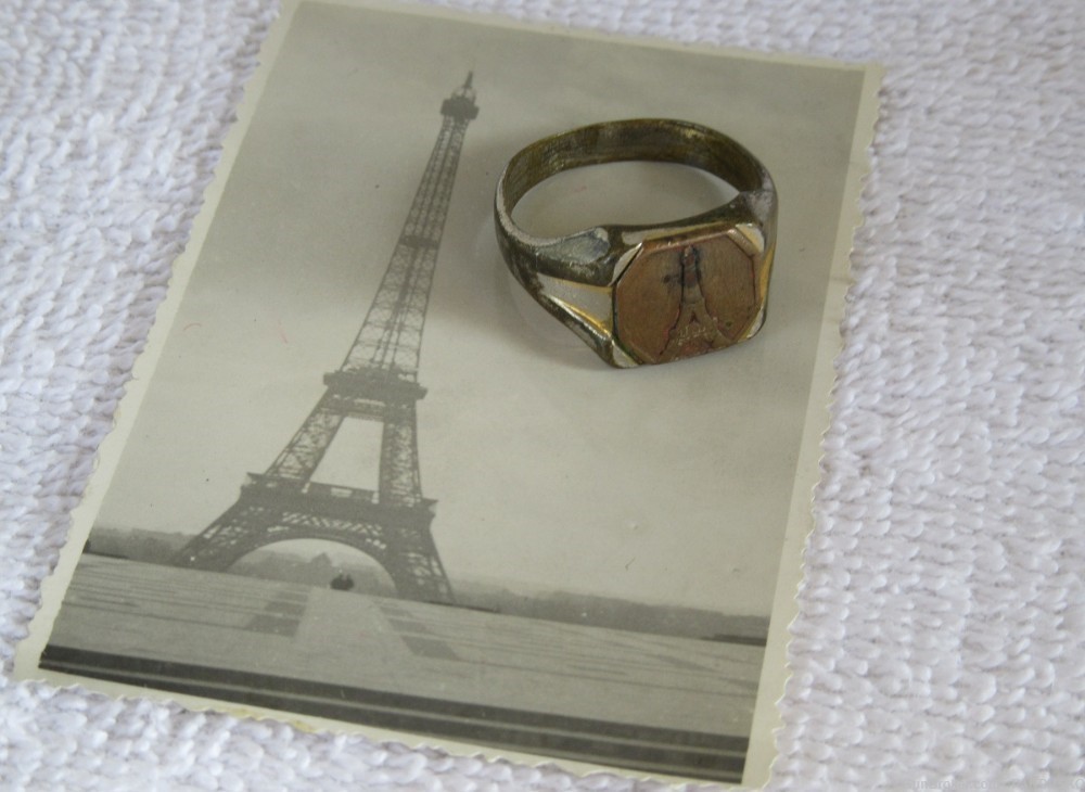 BLITZKRIEG SOUVENIR RING Eiffel Tower Paris France 1940 POW-Acquired ! !-img-2