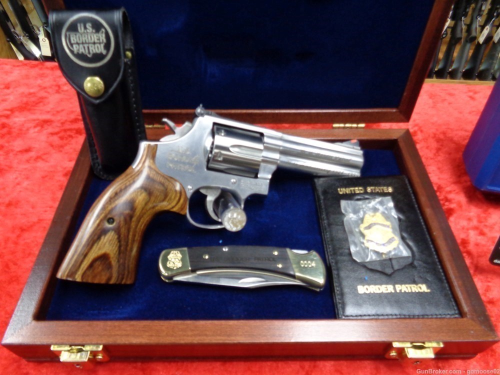 S&W Model 686 357 Magnum US Border Patrol Knife Display Case Badge WE TRADE-img-1