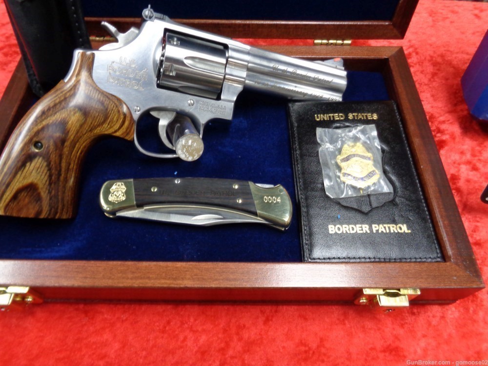 S&W Model 686 357 Magnum US Border Patrol Knife Display Case Badge WE TRADE-img-2