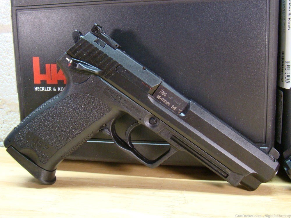 Pair of H&K USP45 Expert Pistols HK USP 45 12rd .45ACP 81000364 consec #'s-img-1