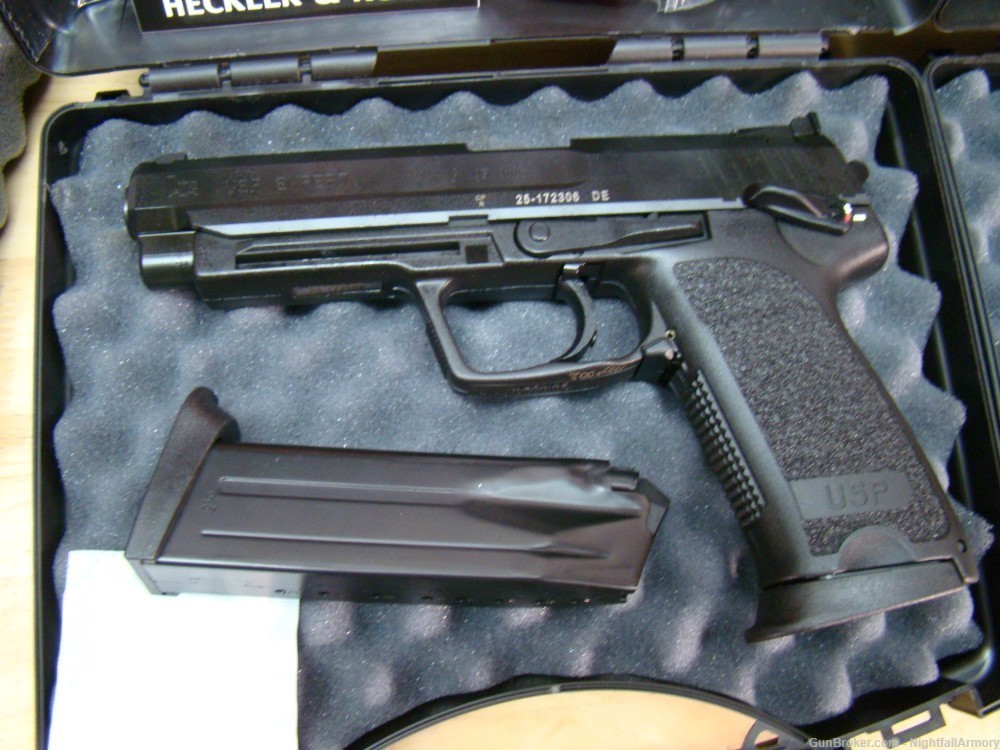 Pair of H&K USP45 Expert Pistols HK USP 45 12rd .45ACP 81000364 consec #'s-img-8
