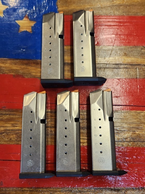 One Smith and Wesson SD40 SD40VE 40 ACP Magazine 14 Rounds 1707-img-0