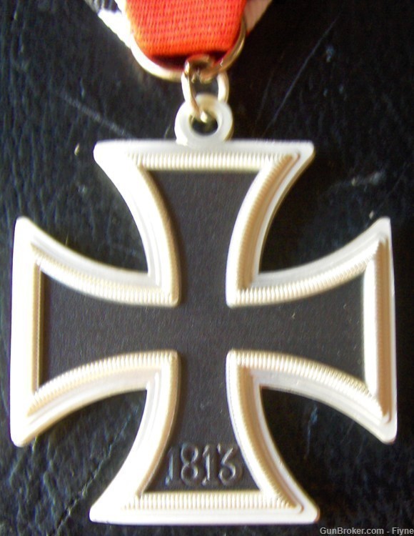 Third Reich WWII German Iron Cross 2nd class, swastika REPRODUCTION-img-4