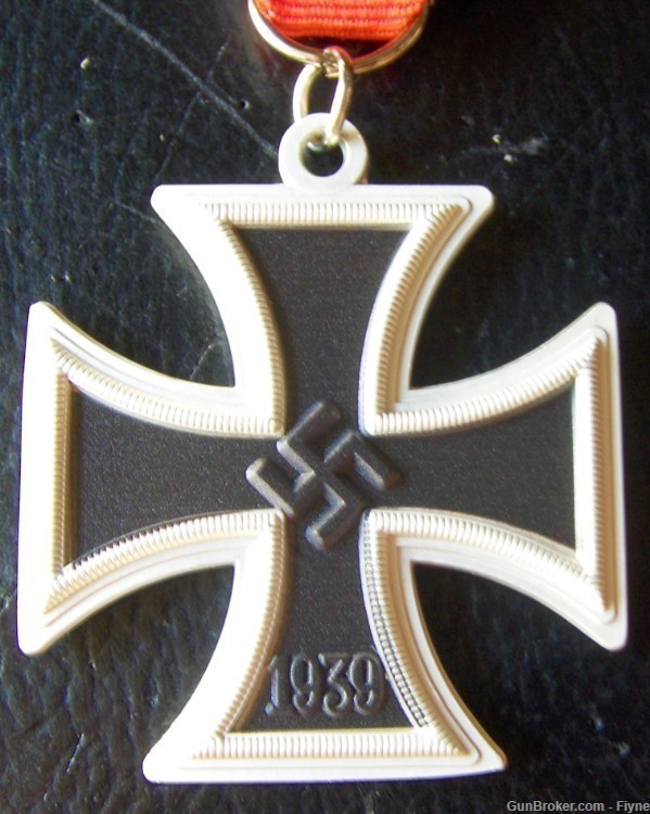 Third Reich WWII German Iron Cross 2nd class, swastika REPRODUCTION-img-2