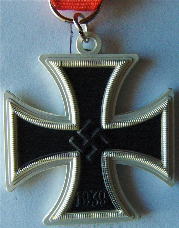 Third Reich WWII German Iron Cross 2nd class, swastika REPRODUCTION-img-0