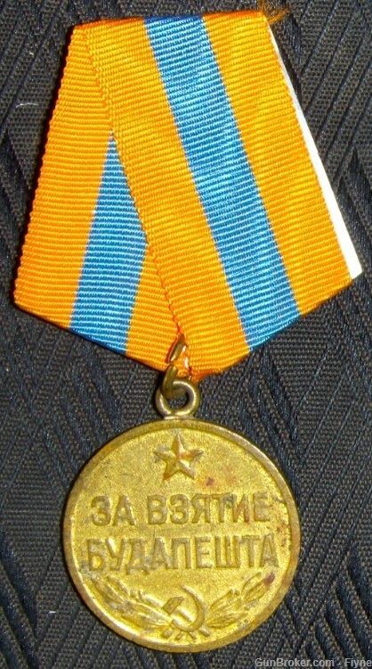 ORIGINAL Russian medal The Capture of Budapest WWII 1945-img-0