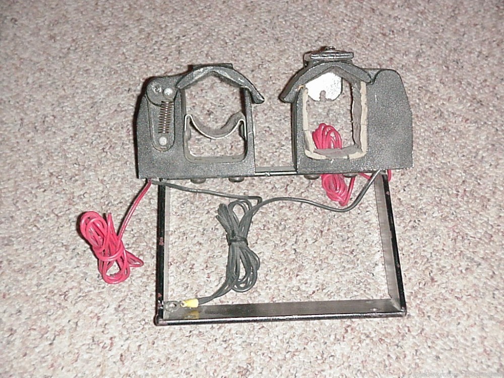 Automotive double electric gun rack, used.-img-2