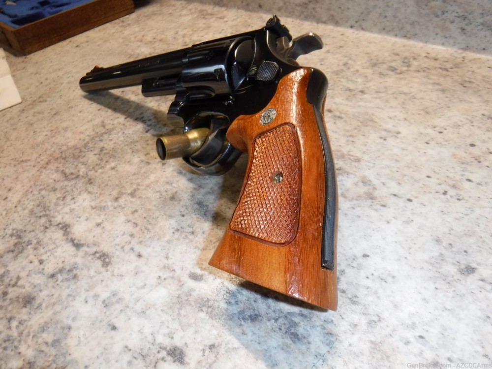 Smith & Wesson model 29-2 mfg 1975, presentation case -img-5