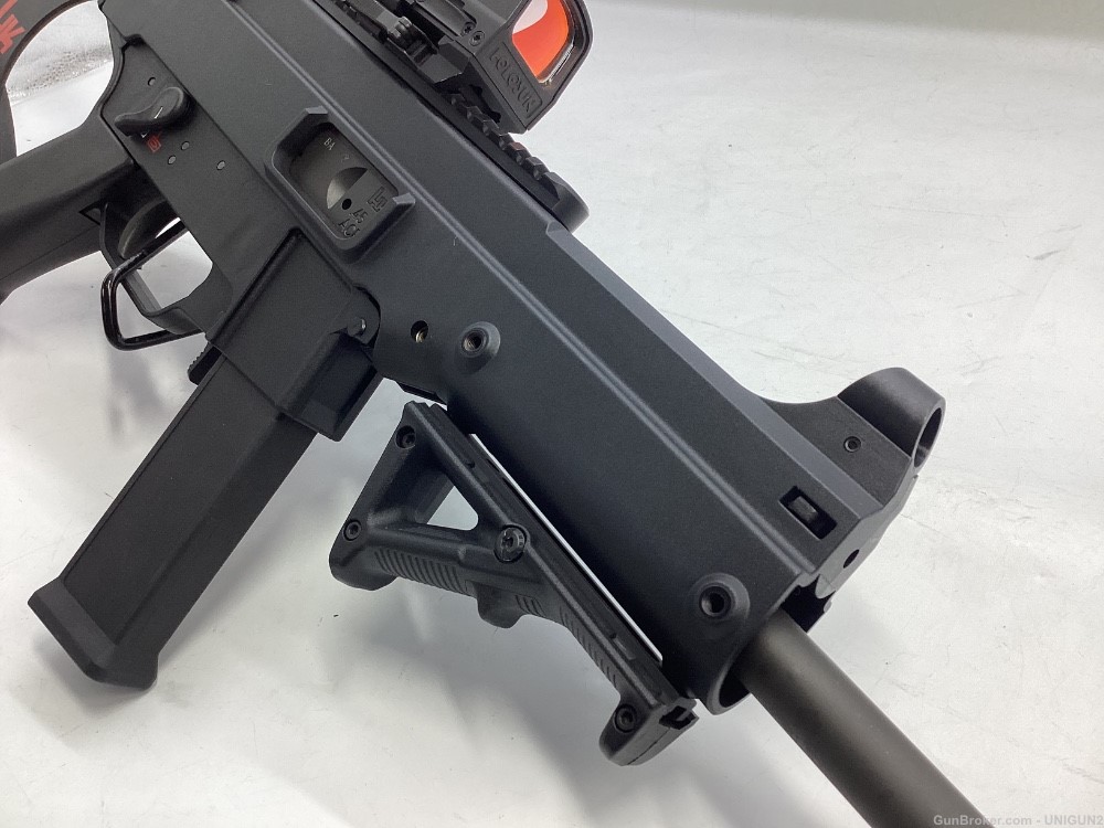 Heckler & Koch USC 45 acp Semi automatic carbine 16” 10 rd capacity.-img-2