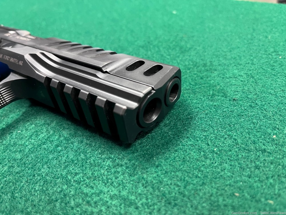 Walther Q5 Match SF 9mm w/ Mags & Case-img-10