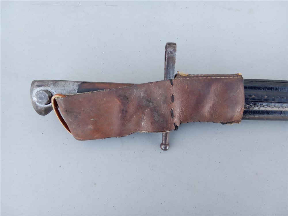 WWI/WWII Italian Carcano Rifle Bayonet w/leather frog Terni-img-3