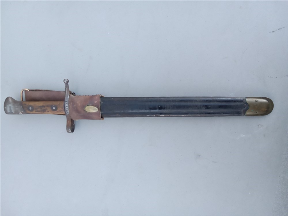 WWI/WWII Italian Carcano Rifle Bayonet w/leather frog Terni-img-0