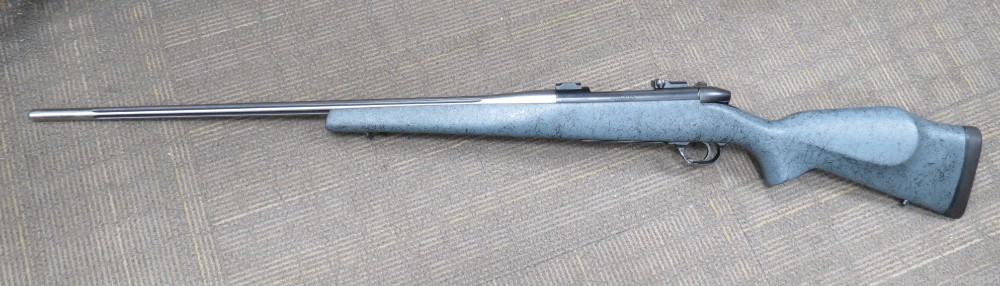 Weatherby Mark V Accumark 300 Wby rifle with 26" stainless fluted barrel-img-1