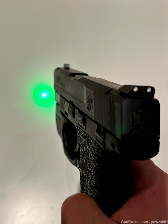 S&W M&P9 Shield Crimson Trace Green Laserguard - 2 Mags-img-2