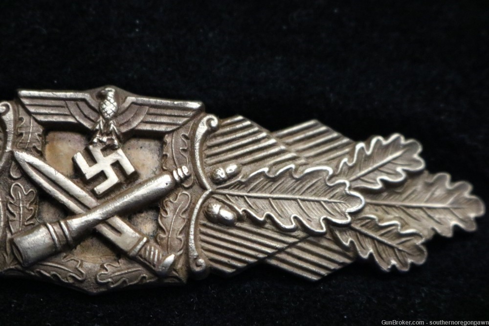 WWII German close combat badge 15 year in case -img-3
