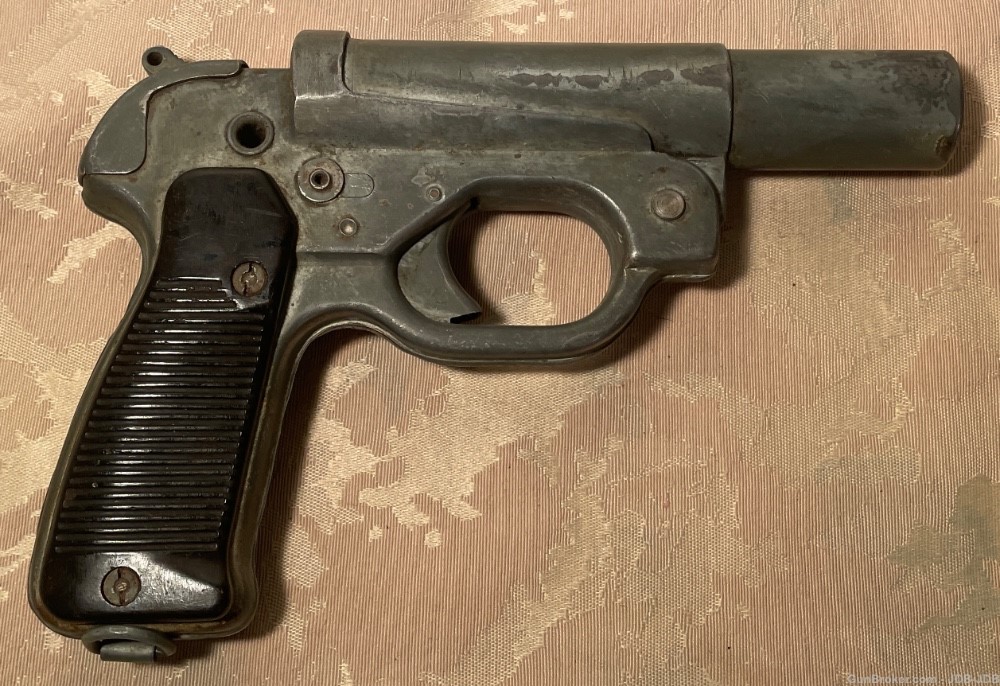 Antique WW II German Flare Pistol Model LP42, Circa 1944-img-3
