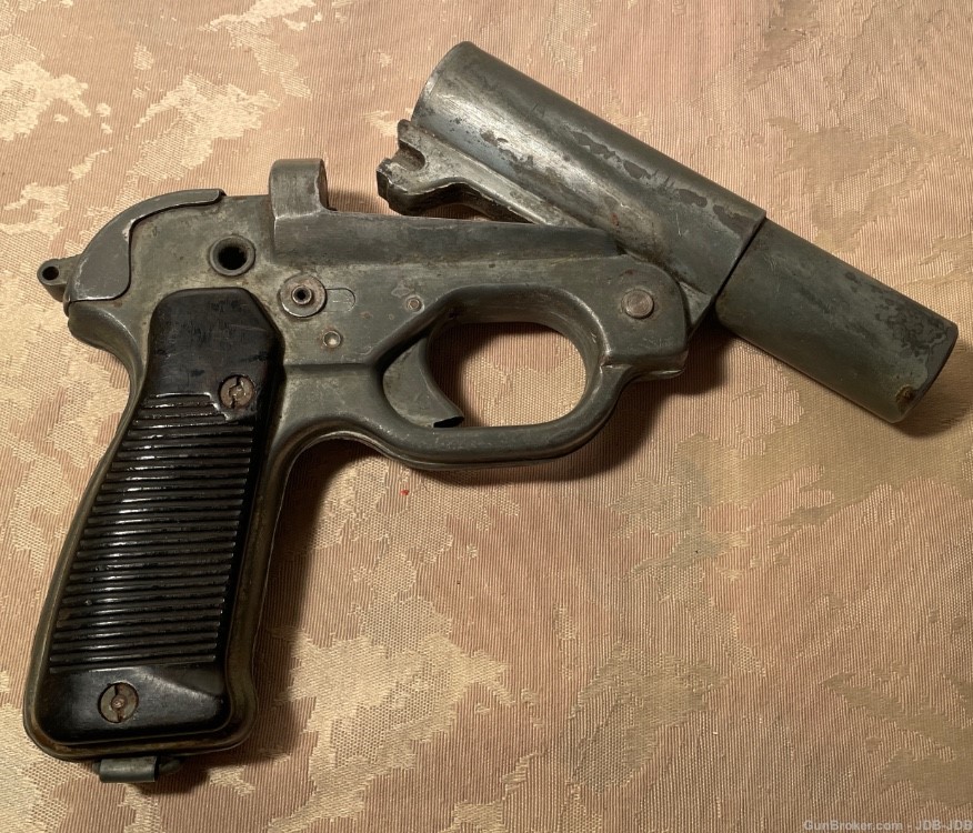 Antique WW II German Flare Pistol Model LP42, Circa 1944-img-1