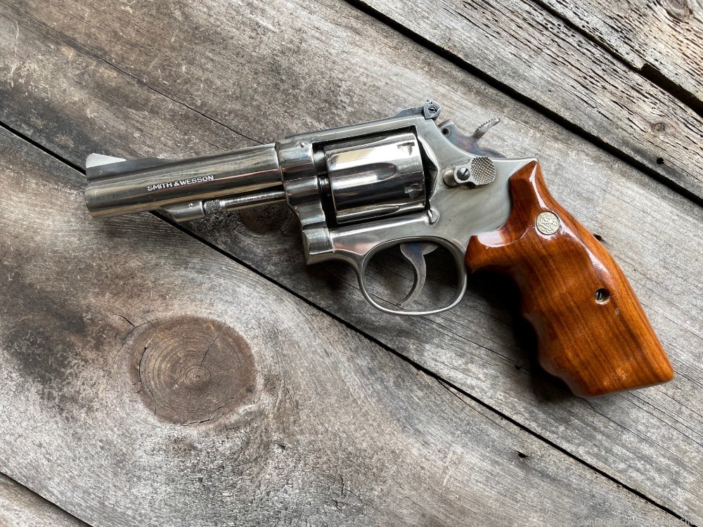 SMITH & WESSON 15-4 38 spl Nickel revolver-img-0
