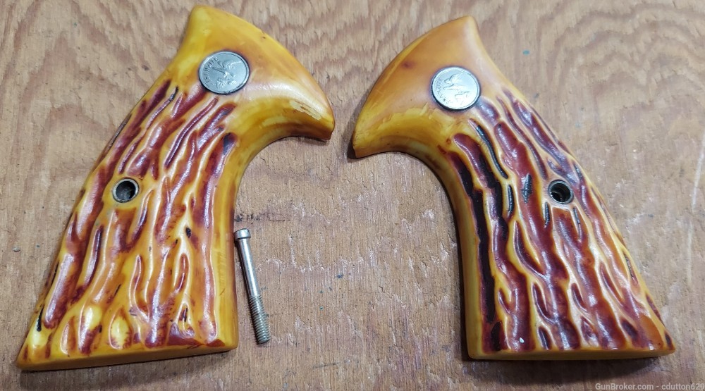 Franzite target faux stag grips for S& W K frame square butt-img-0