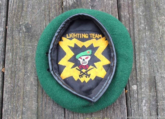 Vietnam Era US Special Forces "Lighting Team" Beret and Patch-img-7