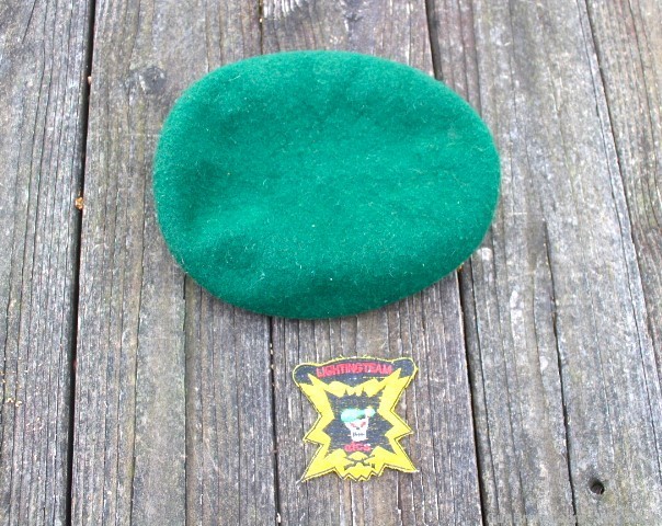 Vietnam Era US Special Forces "Lighting Team" Beret and Patch-img-1