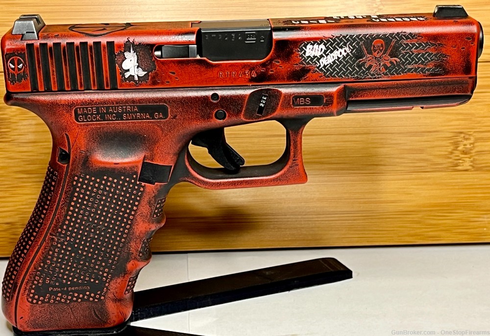 Custom Glock 22 Deadpool Battleworn Gen 4 .40 Engraved Pistol-img-1