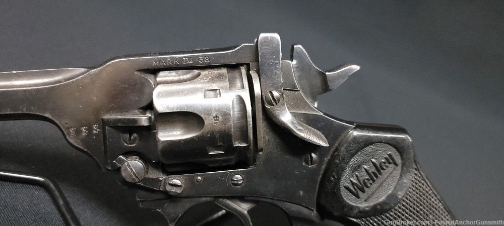 Webley & Scott Mark IV Revolver - 38 S&W - Mfg 1947-1957-img-2