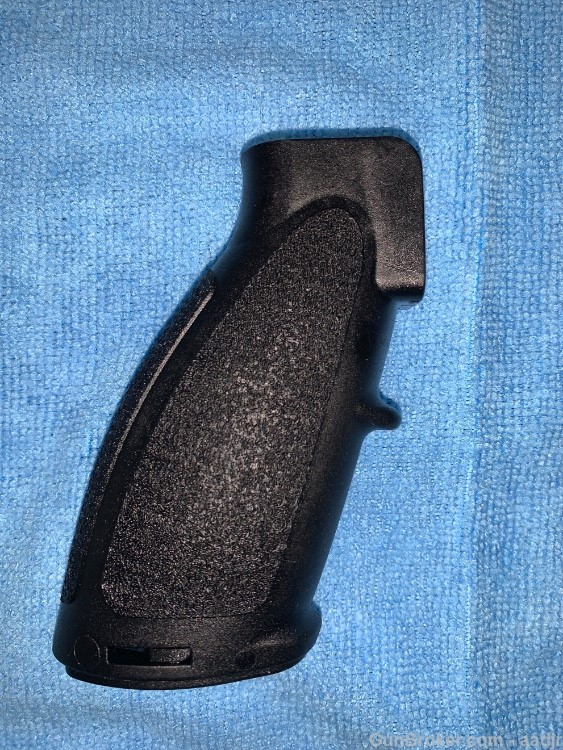 HK Heckler & Koch Battle Pistol Grip Polymer Black 50234671 642230245631-img-0
