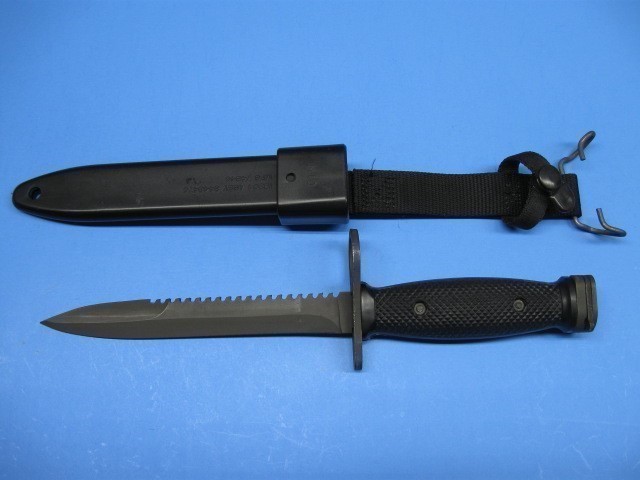US M16 SAWBACK IMPERIAL M7 BAYONET WITH SCABBARD (MINT CONDITION)-img-0