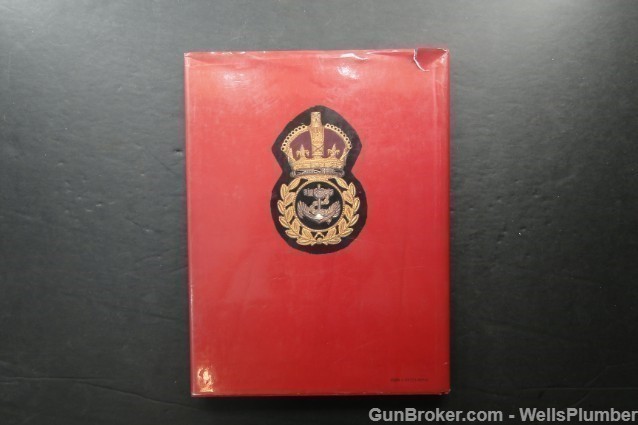 MILITARY INSIGNIA OF THE 20TH CENTURY HARDCOVER-img-3