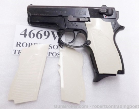 Smith & Wesson 469 669 Grips Hard Imitation Ivory White Polymer New 4669W-img-0