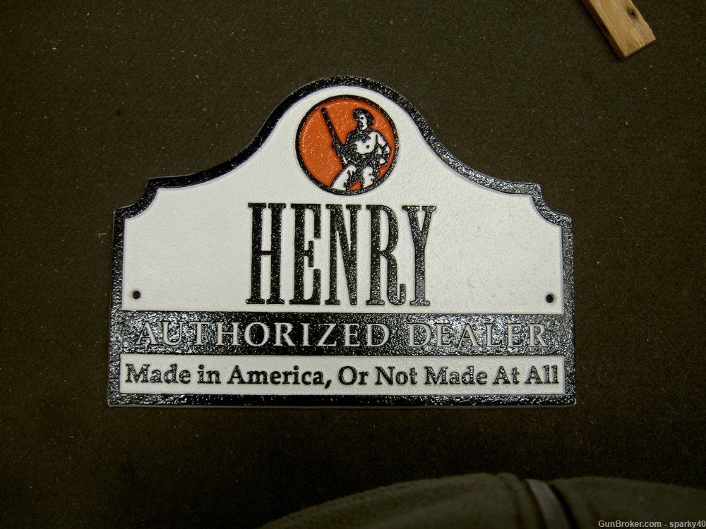 Henry Dealer Plaque, Sign, And Ball Cap-img-3