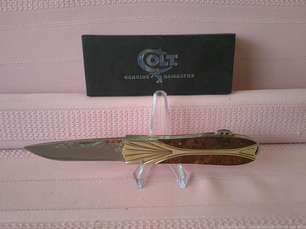 Here it is Uber Rare Colt Genuine Damascus Blade Wood Handle Knife 500 Made-img-19