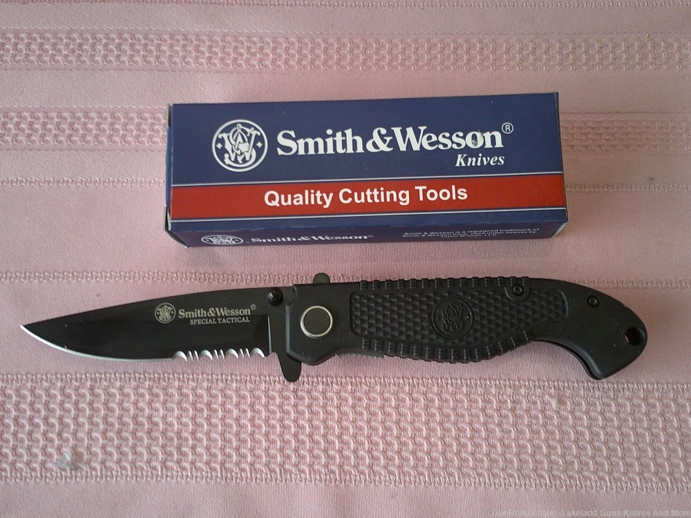 NIB Smith & Wesson Special Tactical Liner Lock Folding Knife!-img-12