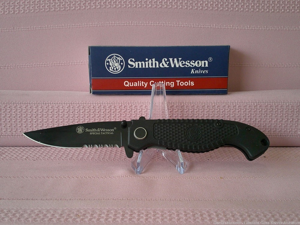 NIB Smith & Wesson Special Tactical Liner Lock Folding Knife!-img-8